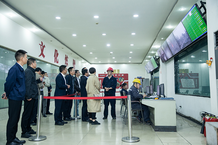河鋼集團(tuán)承鋼公司赴川威集團(tuán)連界釩鈦基地交流訪問(wèn)(圖3)