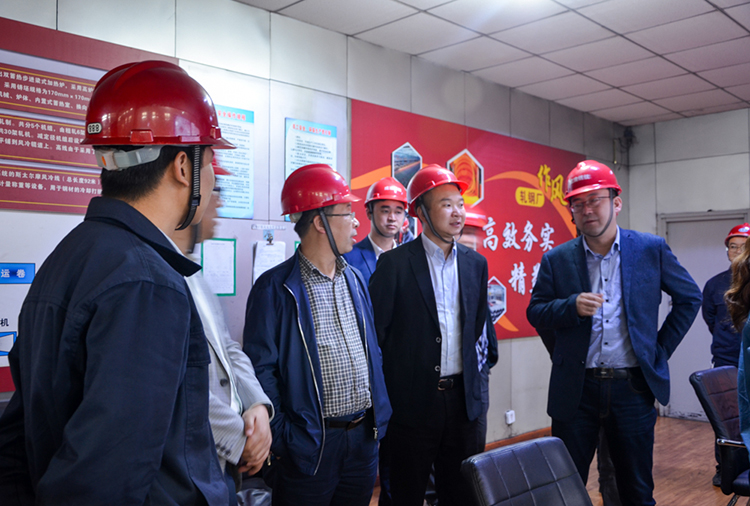 陜鋼集團漢鋼公司到釩鈦科技參觀交流：現場非常震撼，環(huán)境特別好！(圖3)