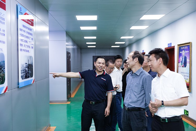 省人大常委會(huì)鄭樹(shù)全一行蒞臨川威連界基地參觀考察(圖3)