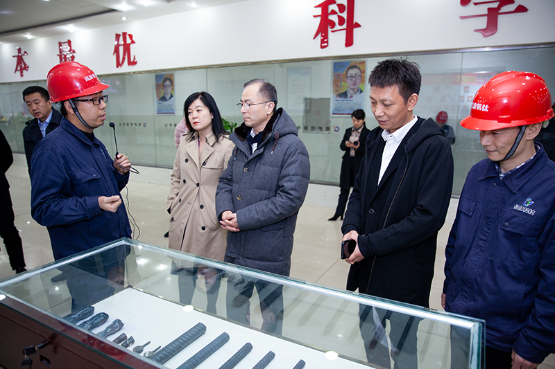 天津東疆保稅港區(qū)管委會副主任白新宇一行蒞臨川威洽談合作(圖5)