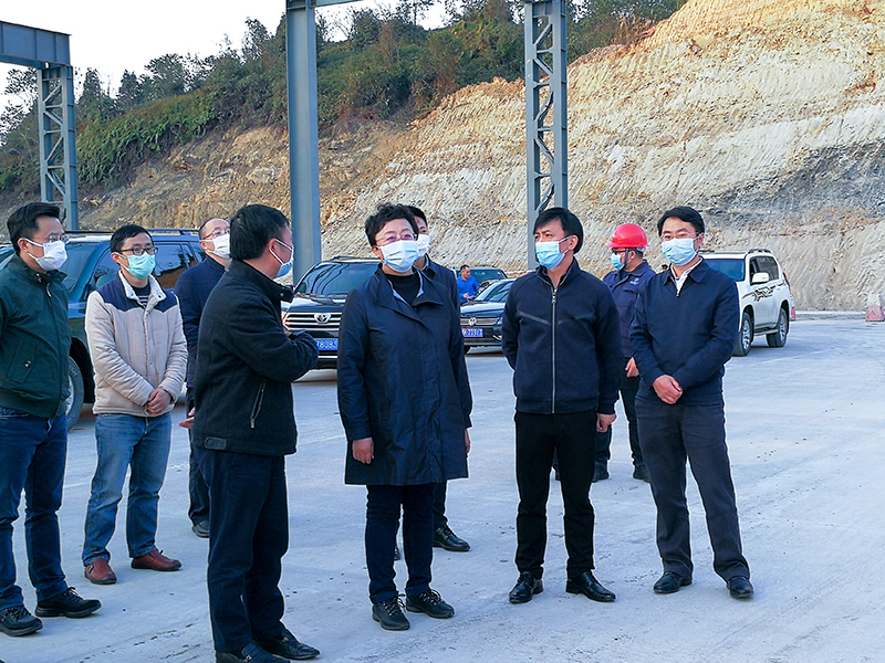 內(nèi)江市委副書記、市長(zhǎng)鄭莉到川威集團(tuán)連界基地調(diào)研疫情防控及經(jīng)濟(jì)發(fā)展工作(圖2)