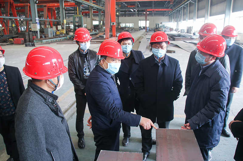 省經(jīng)信廳冶金建材處處長覃有軍蒞臨川威集團成都龍泉生產(chǎn)制造基地考察調研(圖2)