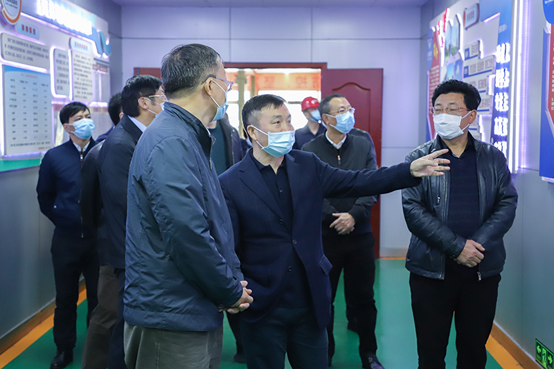國家工信部領導蒞臨川威連界基地調(diào)研“疫情防控及復工復產(chǎn)”工作(圖2)