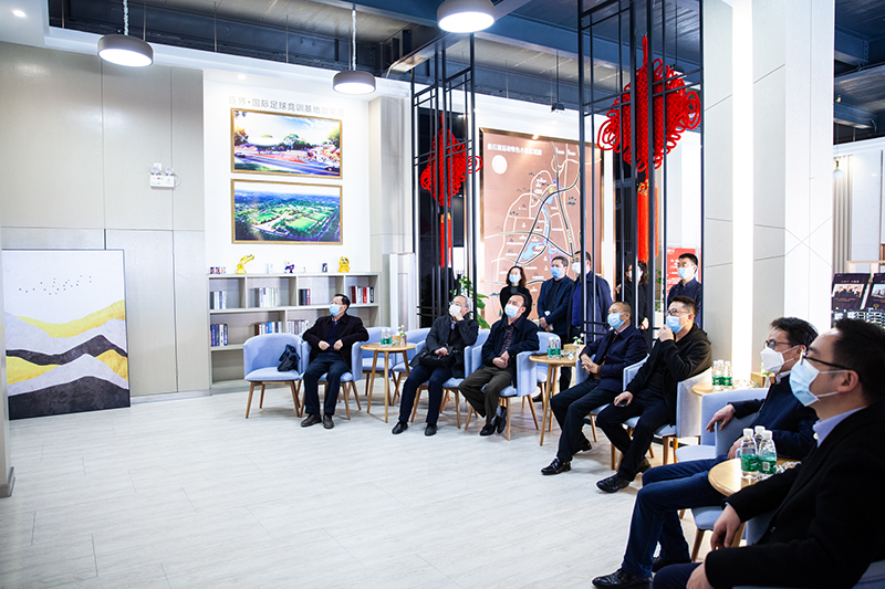 四川省裝配式建筑產(chǎn)業(yè)協(xié)會會長蒙昌嘉蒞臨川威連界基地調(diào)研(圖2)