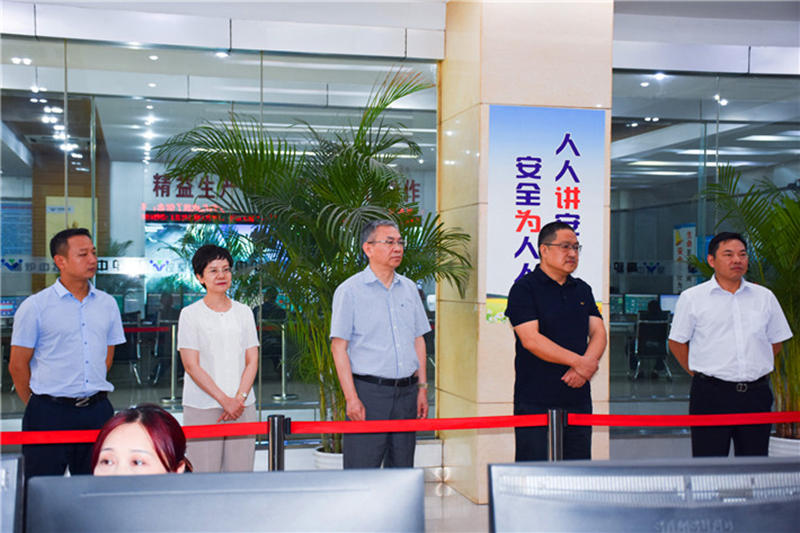 省總工會(huì)調(diào)研組到川威連界基地調(diào)研并慰問(wèn)一線員工(圖4)