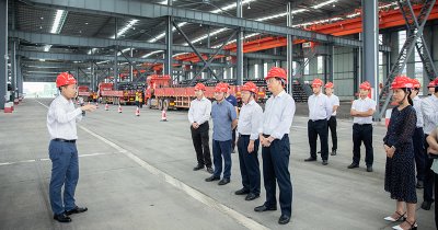 內江市“全市服務業(yè)發(fā)展大會”參會領導調研川南冶金建材物流園項目建設推進