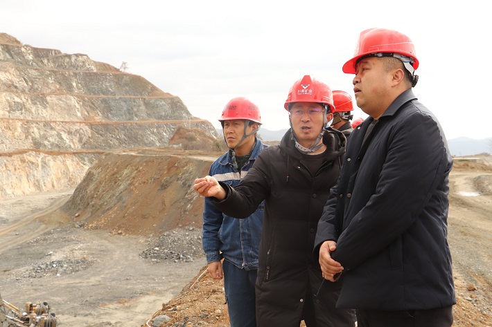 會理市副市長鄭磊蒞臨礦業(yè)總公司會理區(qū)域礦山檢查
