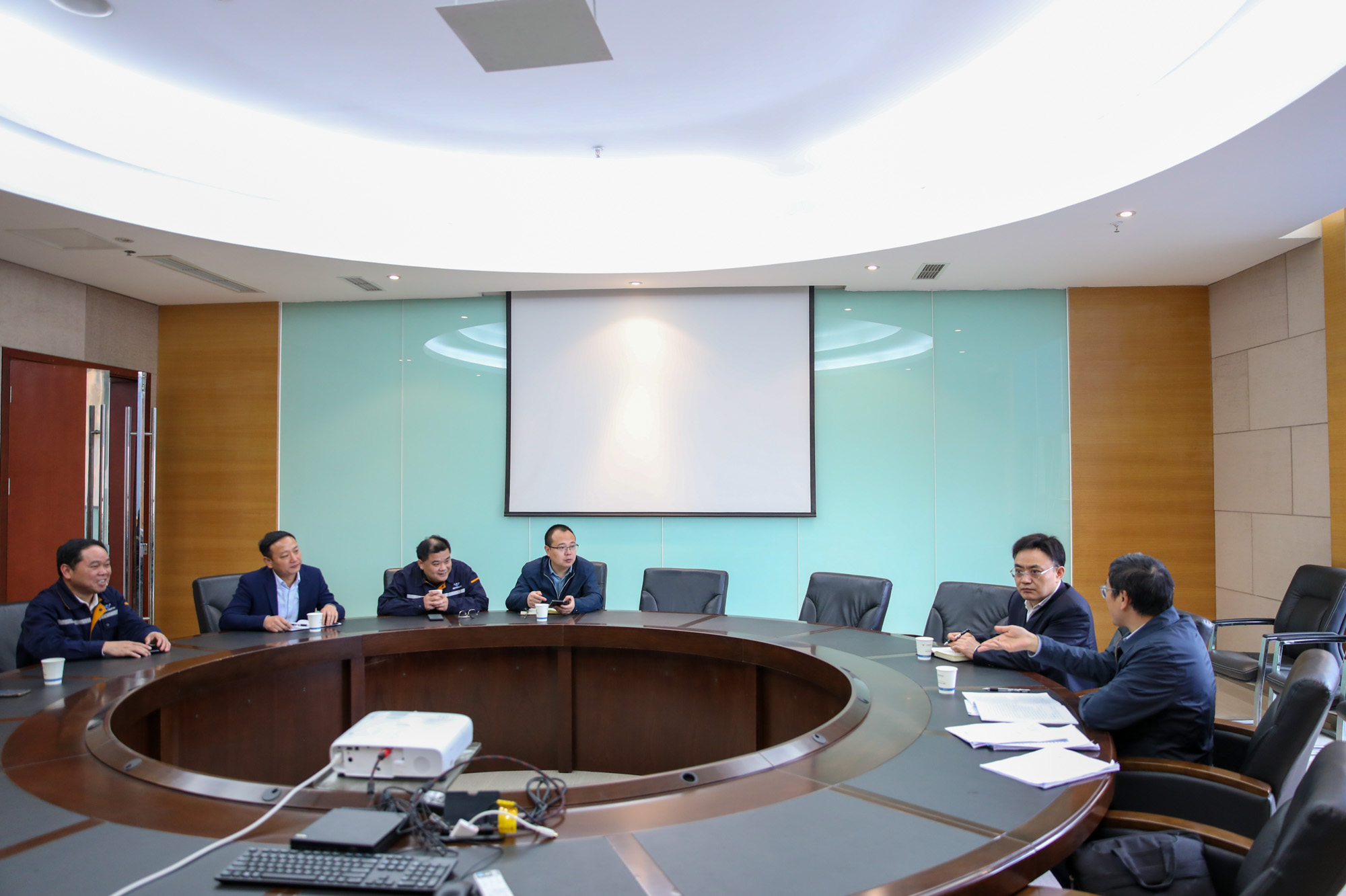 內(nèi)江市副市長何仁洋一行到川威連界基地調(diào)研(圖3)