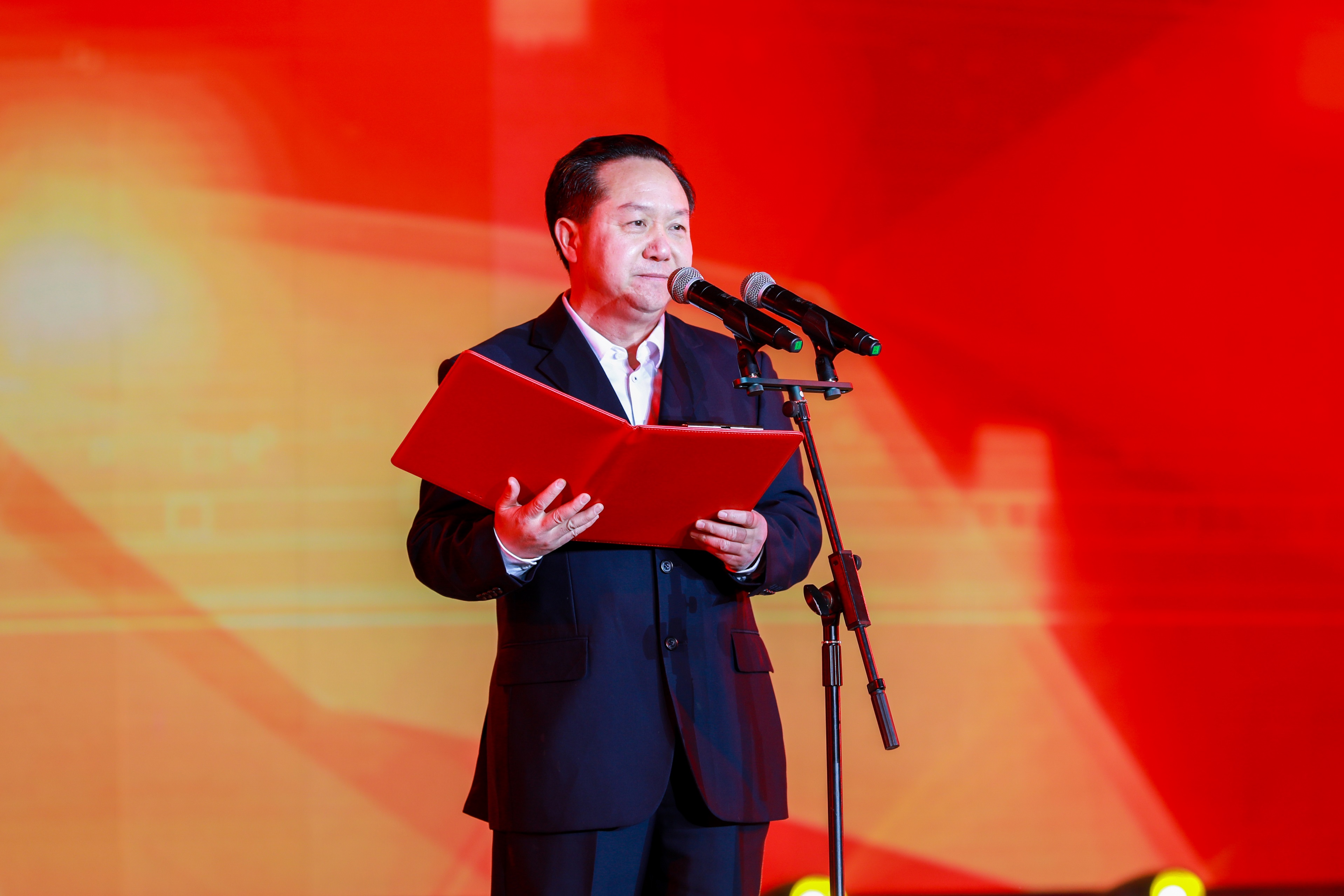 風(fēng)雨兼程  執(zhí)夢(mèng)前行——集團(tuán)公司2023年迎新晚會(huì)圓滿落幕(圖2)