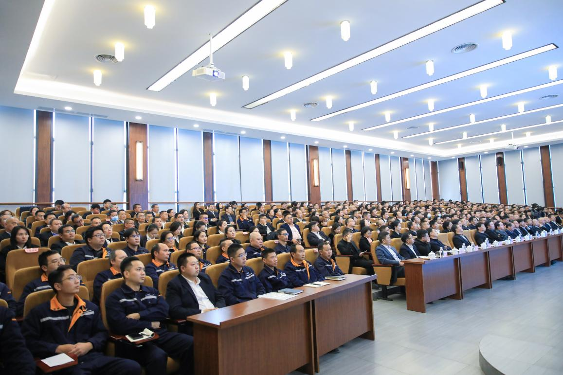 人本管理 人才是天——川威集團召開“堅持人本管理 踐行人才是天”人才建設(shè)工作會(圖3) 人本管理 人才是天——川威集團召開“堅持人本管理 踐行人才是天”人才建設(shè)工作會(圖3)