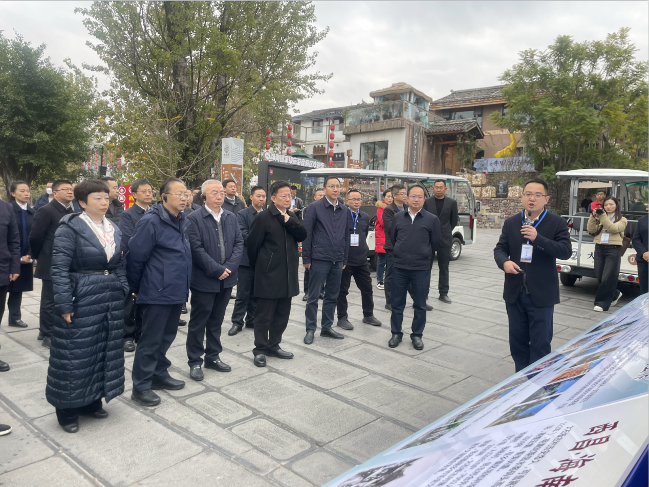 大石板古村：保護(hù)利用讓歷史文化“活”起來(lái) ——全省城鄉(xiāng)建設(shè)歷史文化保護(hù)利用工作現(xiàn)場(chǎng)會(huì)在西昌大石板古村召開