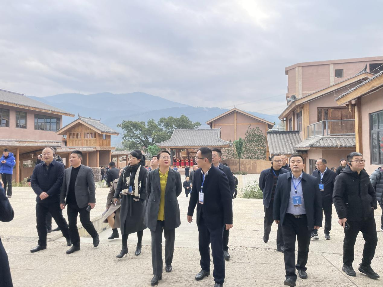 大石板古村:保護利用讓歷史文化“活”起來 ——全省城鄉(xiāng)建設(shè)歷史文化保護利用工作現(xiàn)場會在西昌大石板古村召開(圖2) 大石板古村:保護利用讓歷史文化“活”起來 ——全省城鄉(xiāng)建設(shè)歷史文化保護利用工作現(xiàn)場會在西昌大石板古村召開(圖2)