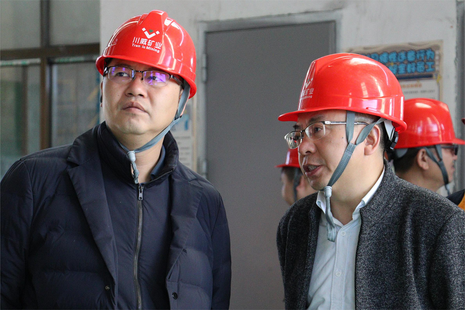 會理市市委副書記劉宇翼到礦業(yè)總公司會理財(cái)通公司視察(圖2) 會理市市委副書記劉宇翼到礦業(yè)總公司會理財(cái)通公司視察(圖2)