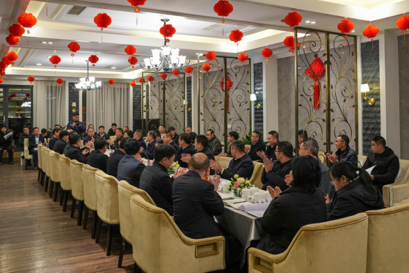 威遠縣人民政府與川威集團召開政企聯(lián)席會(圖2)
