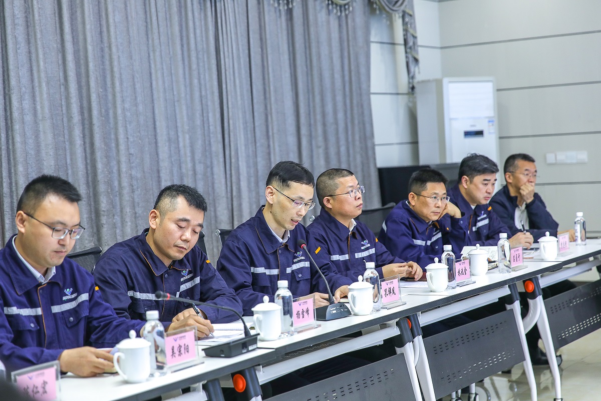 勞動(dòng)創(chuàng)造價(jià)值 奮斗譜寫未來(lái)——王勁董事長(zhǎng)五一勞動(dòng)節(jié)到連界基地一線慰問(wèn)并交流座談(圖5) 勞動(dòng)創(chuàng)造價(jià)值 奮斗譜寫未來(lái)——王勁董事長(zhǎng)五一勞動(dòng)節(jié)到連界基地一線慰問(wèn)并交流座談(圖5)