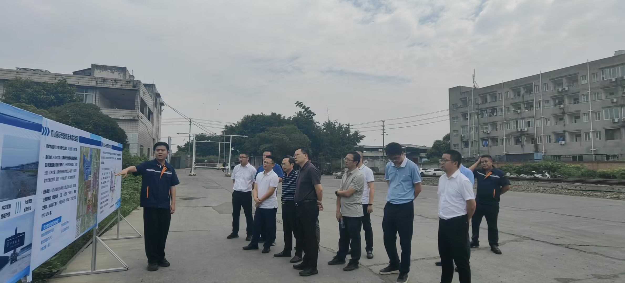 搶抓新機(jī)遇，謀求新合作，匯聚新動(dòng)能——內(nèi)江考察團(tuán)蒞臨通宇物流參觀交流(圖4)