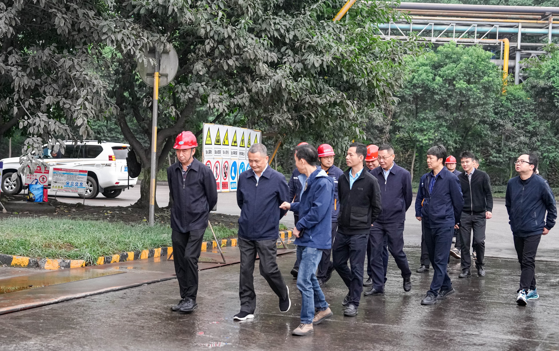 市人大常委會(huì)副主任曾云忠到川威調(diào)研督導(dǎo)超低排放改造推進(jìn)情況(圖2) 市人大常委會(huì)副主任曾云忠到川威調(diào)研督導(dǎo)超低排放改造推進(jìn)情況(圖2)