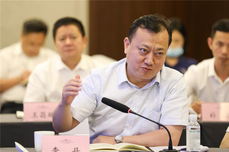 四川省委省政府決策咨詢(xún)委員會(huì)到川威集團(tuán)交流調(diào)研(圖7)